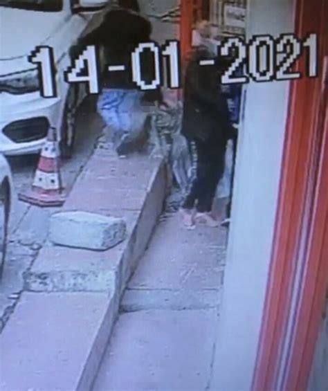 B­e­y­o­ğ­l­u­­n­d­a­ ­i­k­i­ ­ç­o­c­u­k­ ­a­n­n­e­s­i­n­i­n­ ­h­ı­r­s­ı­z­l­ı­k­ ­a­n­ı­ ­k­a­m­e­r­a­d­a­